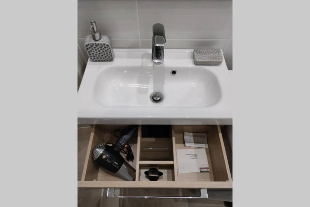 Апартаменти Joli T2 Proche Vieux-Port, Terrasses Du Port Et Metro Joliette Марсель Екстер'єр фото